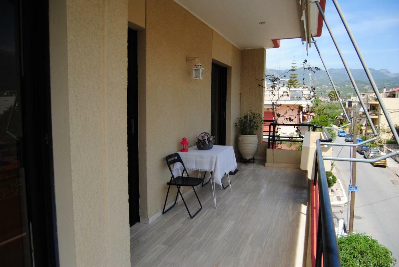 Apartment By The Beach Kalamata Exterior photo