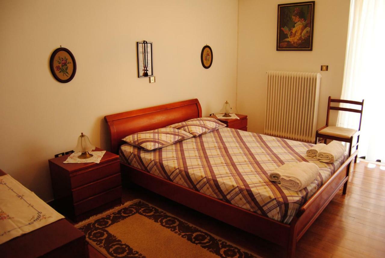Apartment By The Beach Kalamata Exterior photo